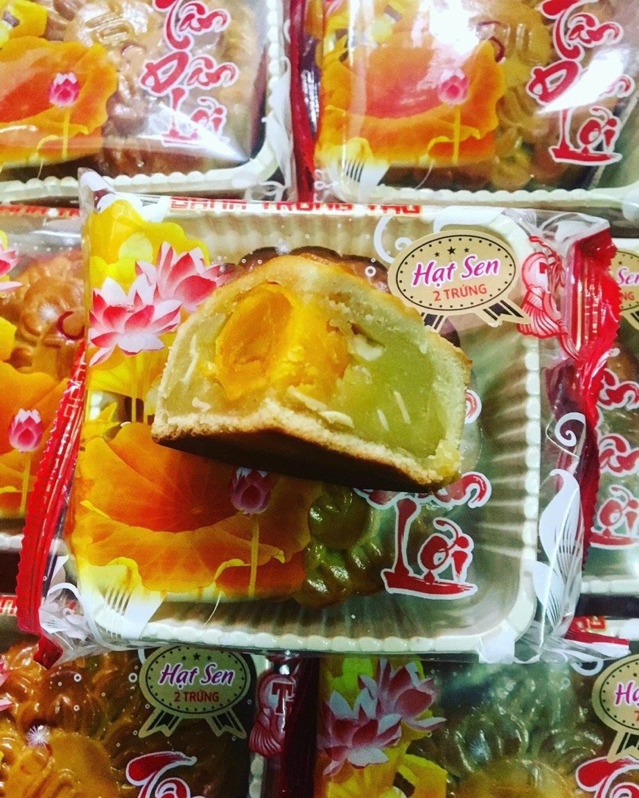 Bánh trung thu nhân HẠT SEN (2 trứng 200gram) Tân Dân Lợi