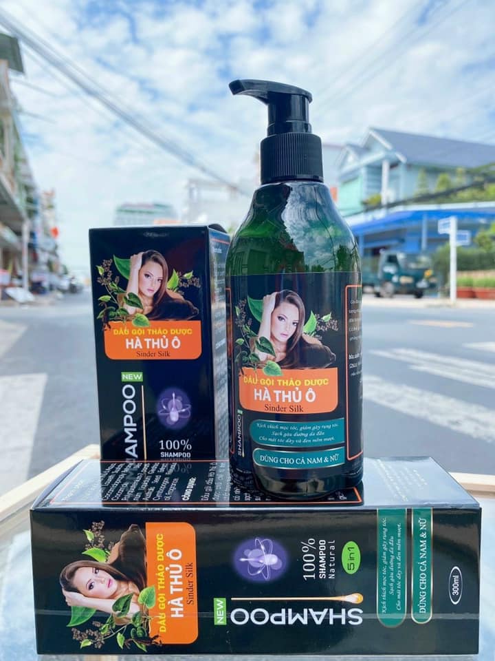 Dầu gội thảo dược Hà thủ ô chai 300ml