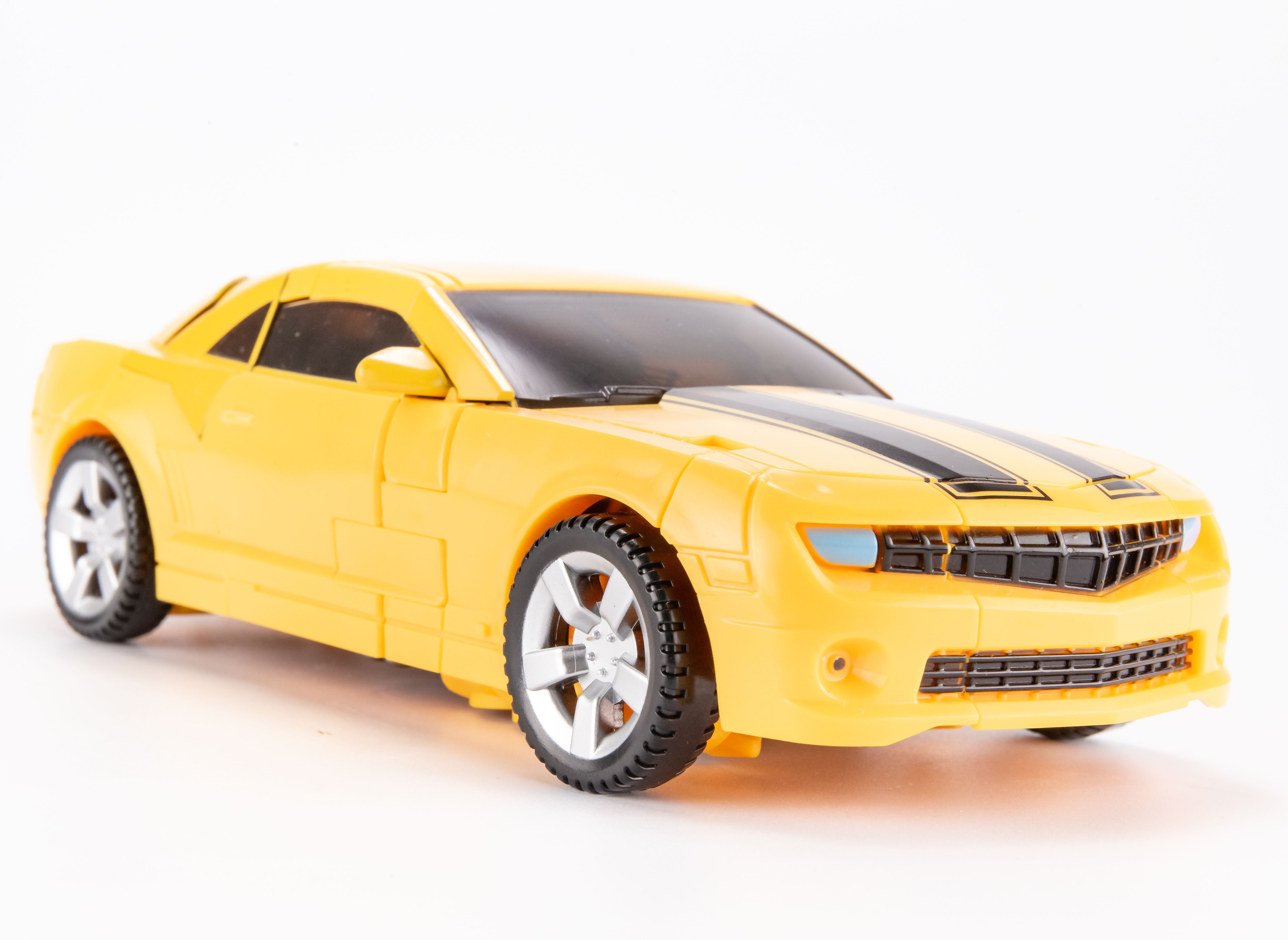 Mô hình robot Transformers Bumblebee YS-01C KO Oversized SS49, YS-03C KO Oversized SS57