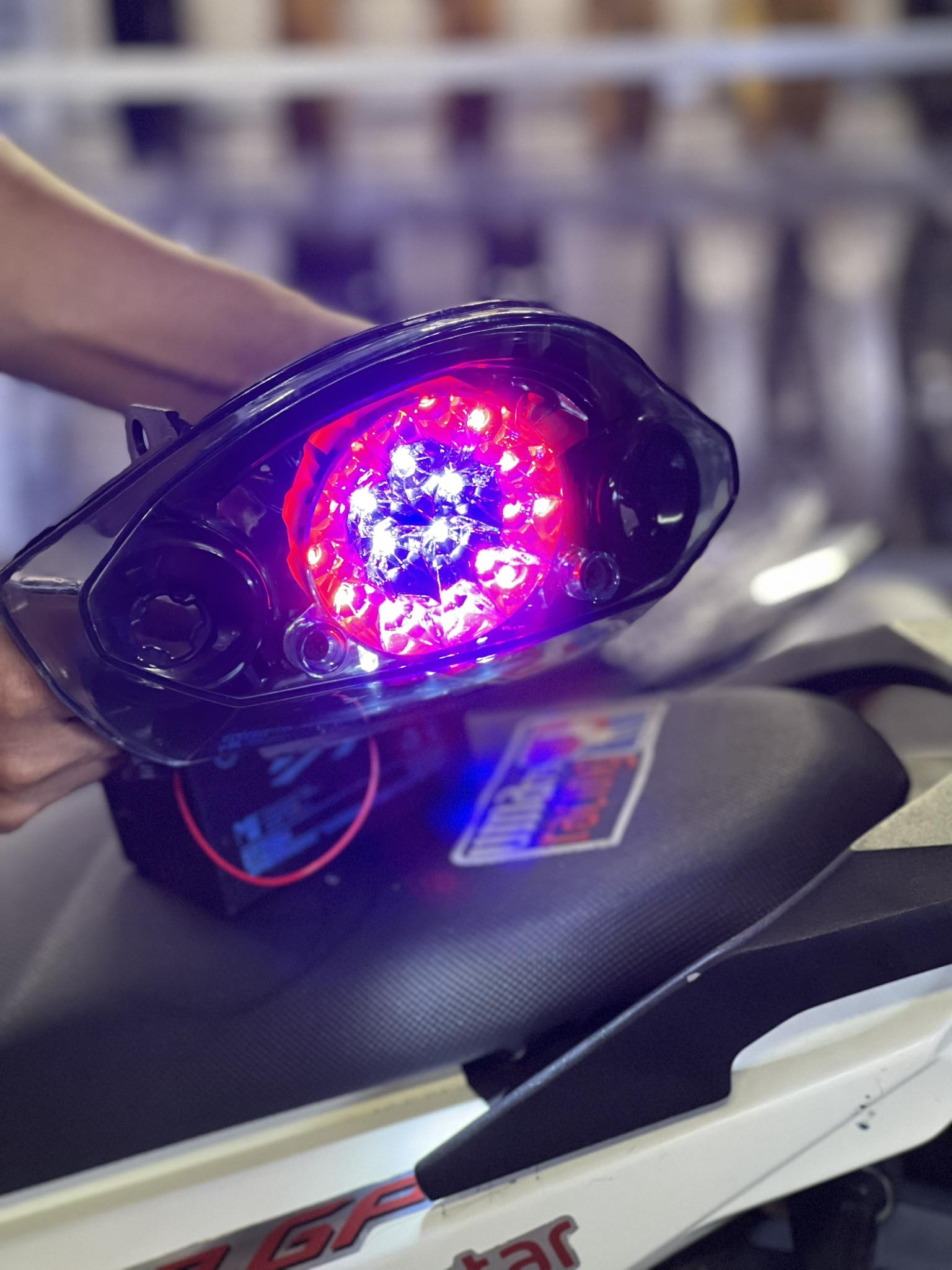 Đèn hậu Appi lắp Sirius 50-110cc