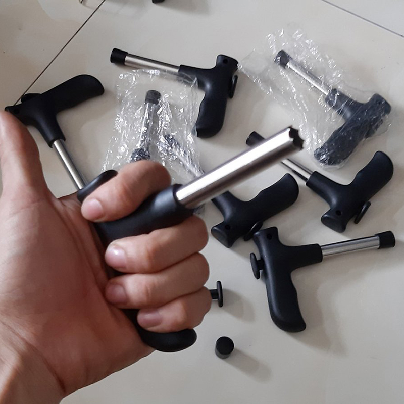 Dụng cụ khui dừa siêu nhanh