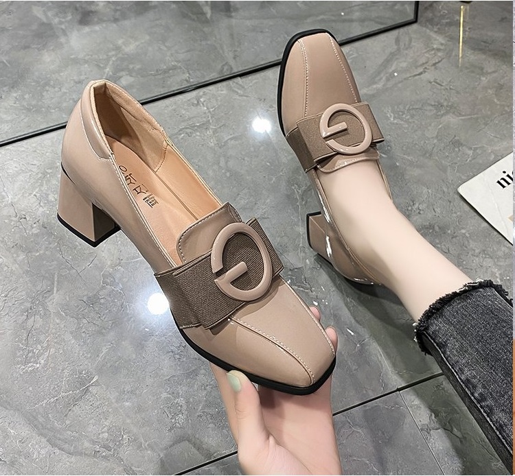 Giày loafer đế vuông da bóng chữ D S021
