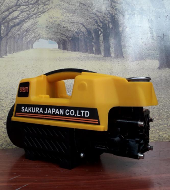Máy rửa xe Sakura NHẬT BẢN cao cấp - máy rửa xe kết cấu gọn, không chiếm diện tích và không gian, tiện dụng, dễ dàng khi di chuyển, vận hành