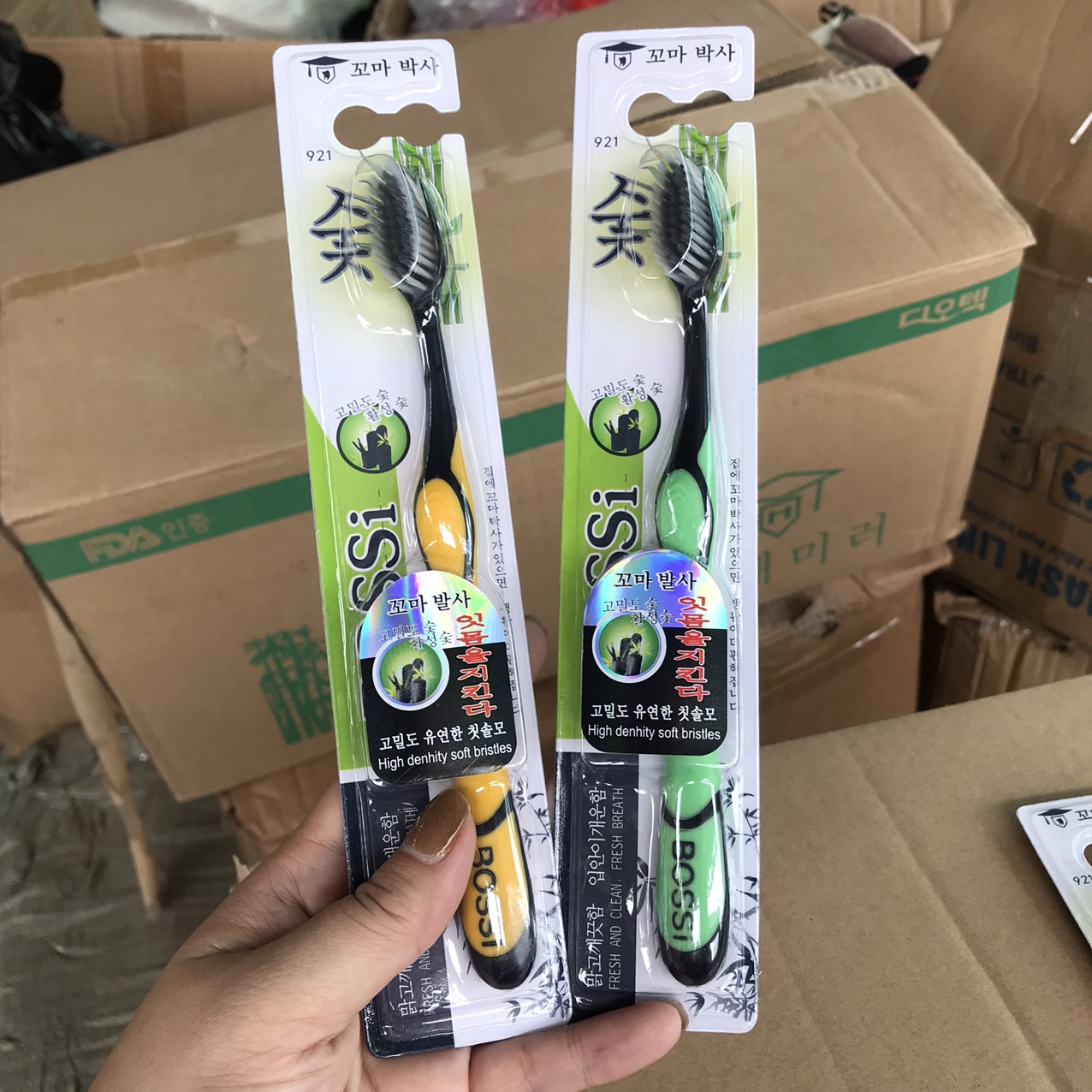 Bàn Chải Đánh Răng Than Tre Hoạt Tính Hàn Quốc