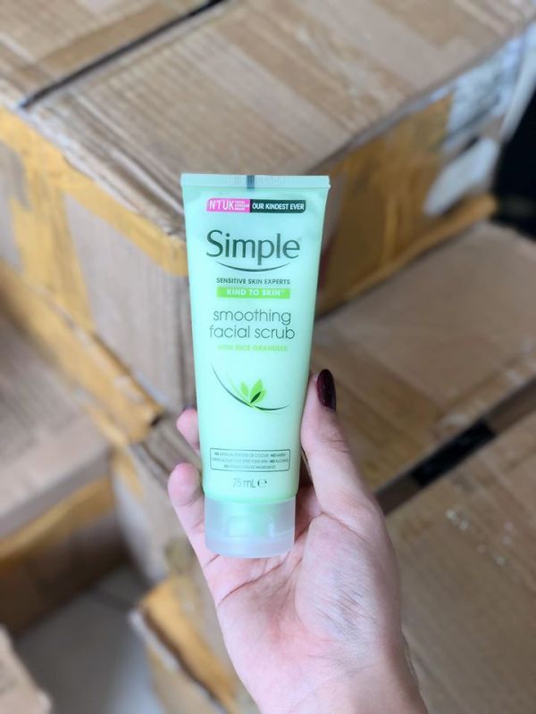 TẨY DA CHẾT SIMLPE KIND TO SKIN SMOOTHING FACIAL SCRUB