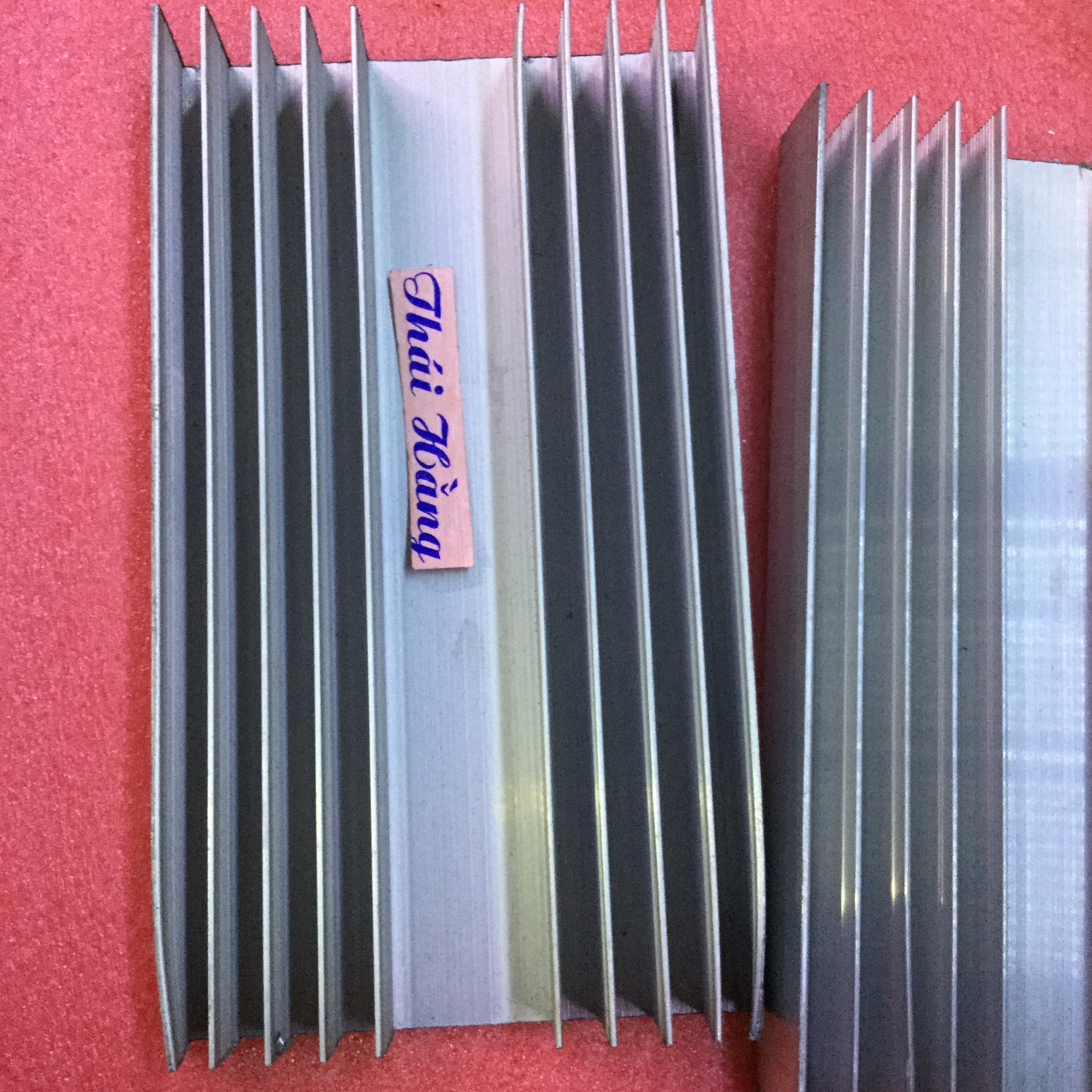 Tản nhiệt nhôm 20x11x3 cm-10 cánh(1 tấm )