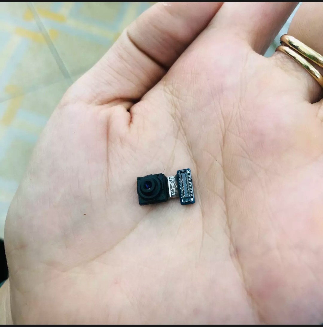 Camera trước Samsung A50 - Thay mới