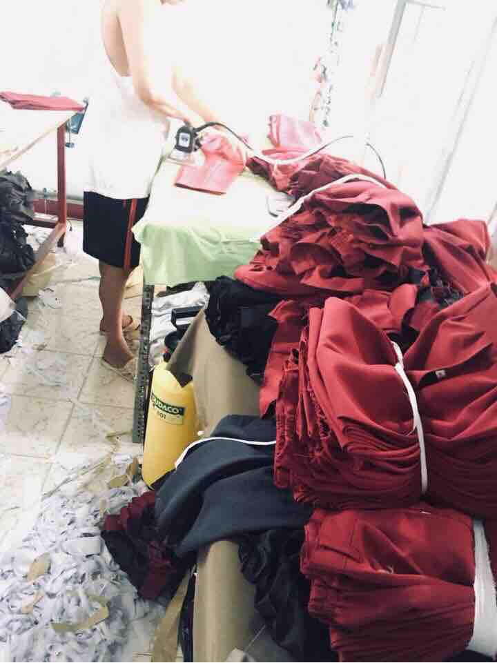 Bộ gile âu, vest bé trai - Màu đỏ đô