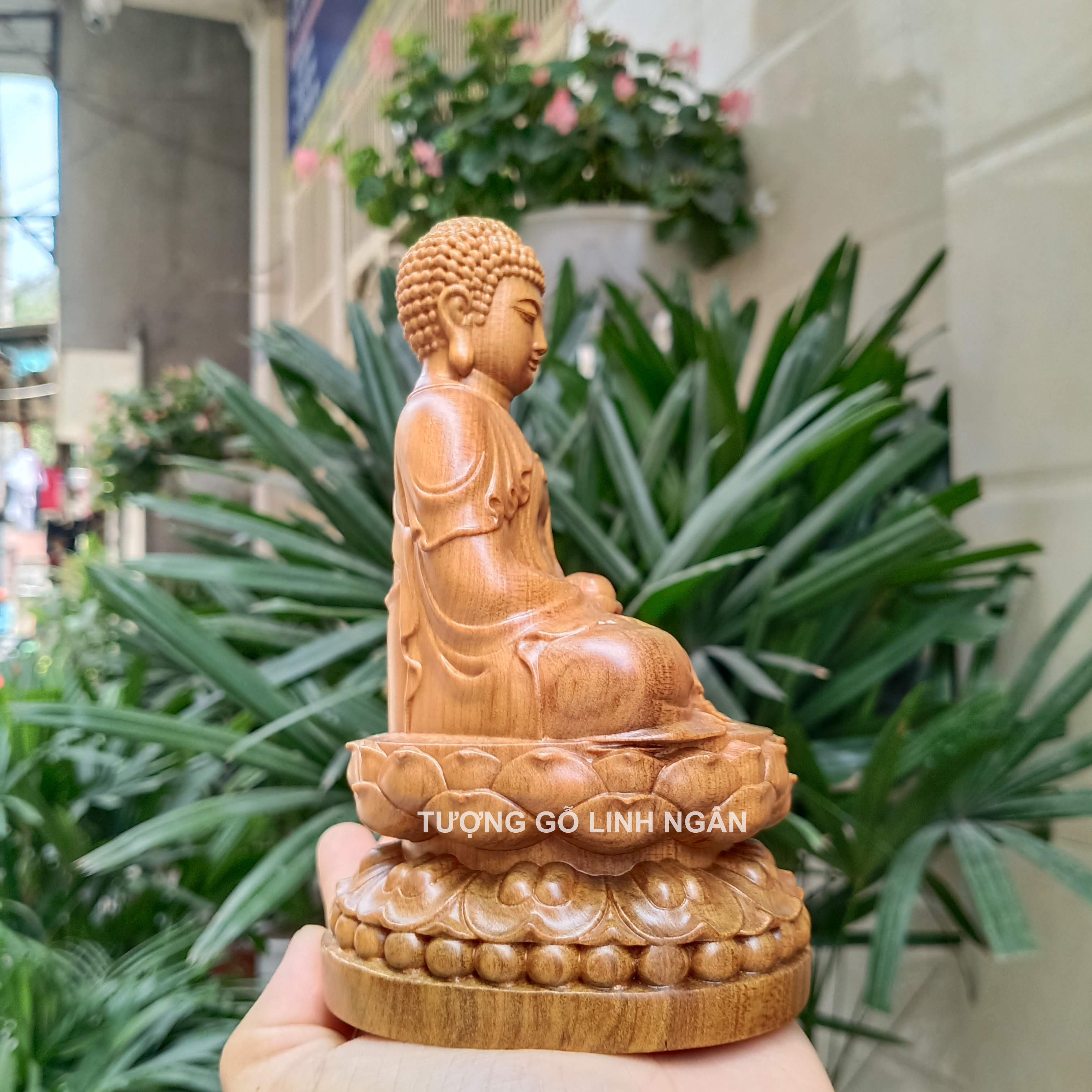 Tượng Phật A di đà (Cao 15, rộng 9, sâu 9 cm) gỗ bách xanh thơm