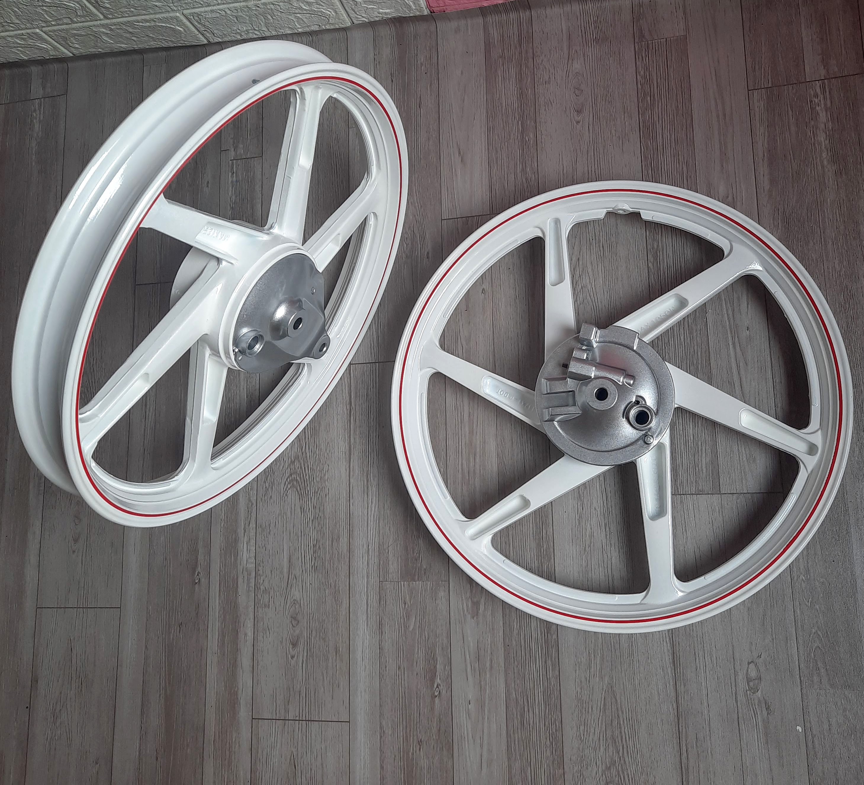 Mâm 6 cây kiểu Satria dành cho Dream, Wave nhỏ thắng đùm