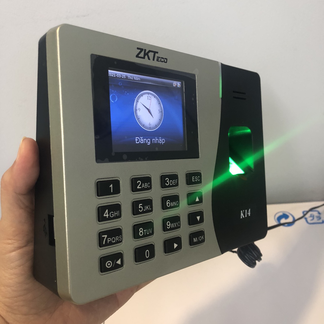 Máy chấm công vân tay và thẻ từ ZKteco K14