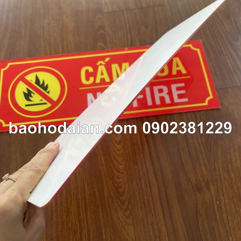 Bảng mica cấm lửa, cấm hút thuốc 15 x 30cm