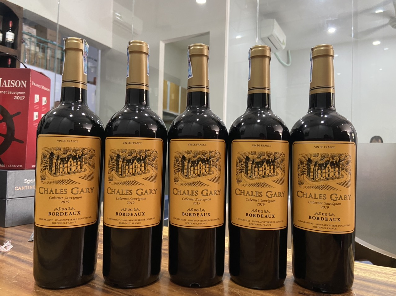 Vang đỏ Pháp Chales Gary