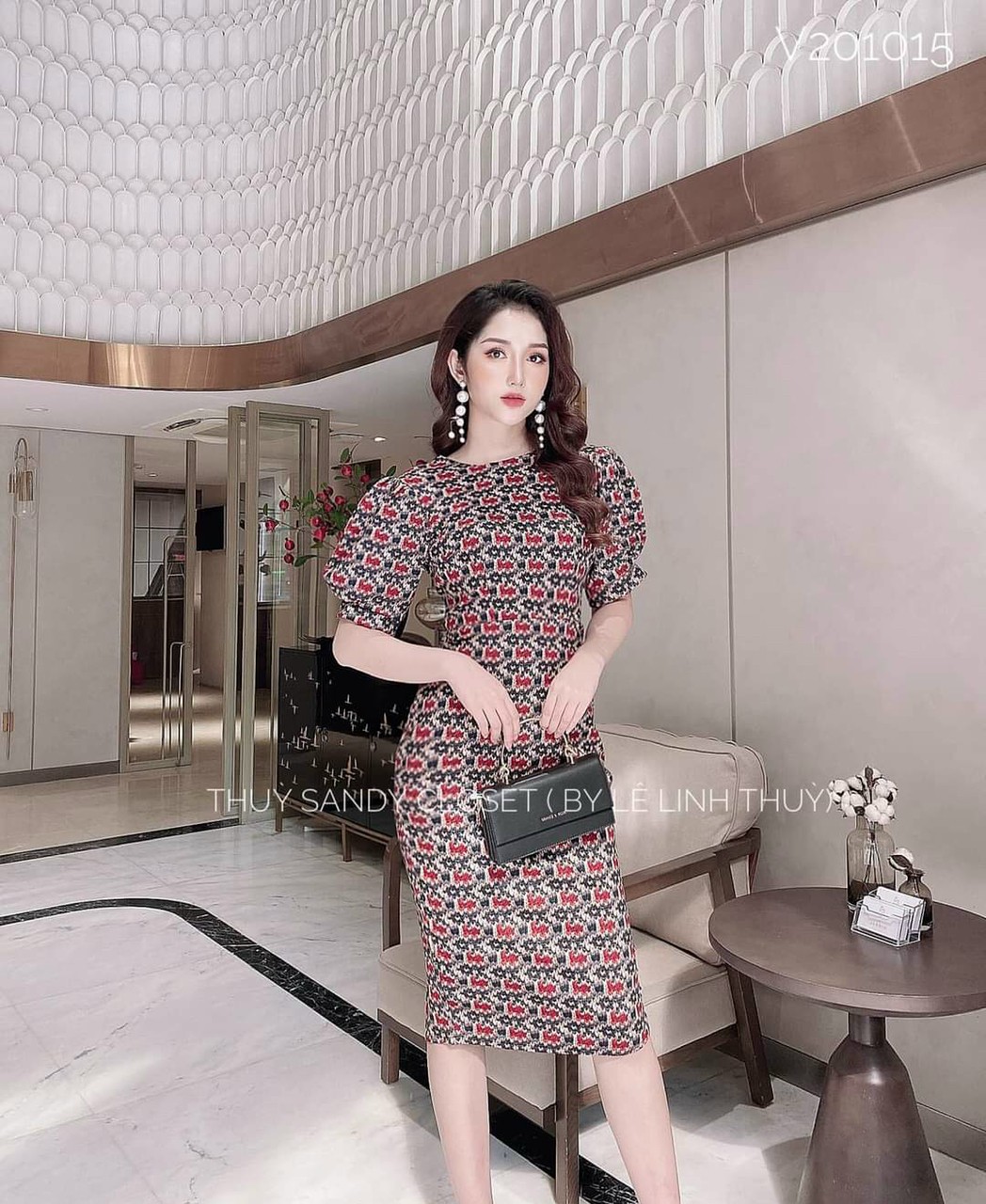Đầm body tay phồng xẻ tà thời trang