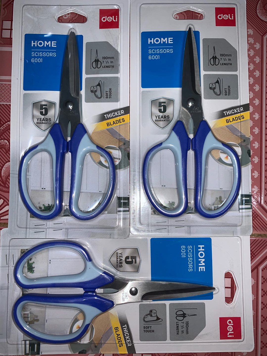 Kéo văn phòng Deli 6001
