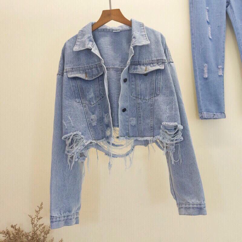 ÁO KHOÁC JEAN NỮ XANH NHẠT RÁCH DƯỚI LAI 1A3