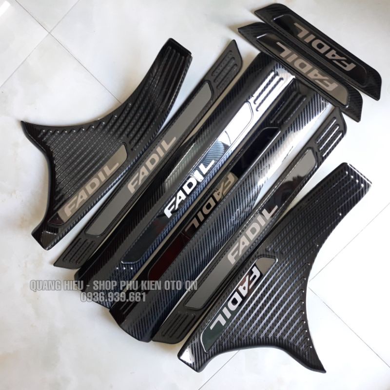 Ốp bậc cửa nẹp chống trầy carbon Vinfast Fadil