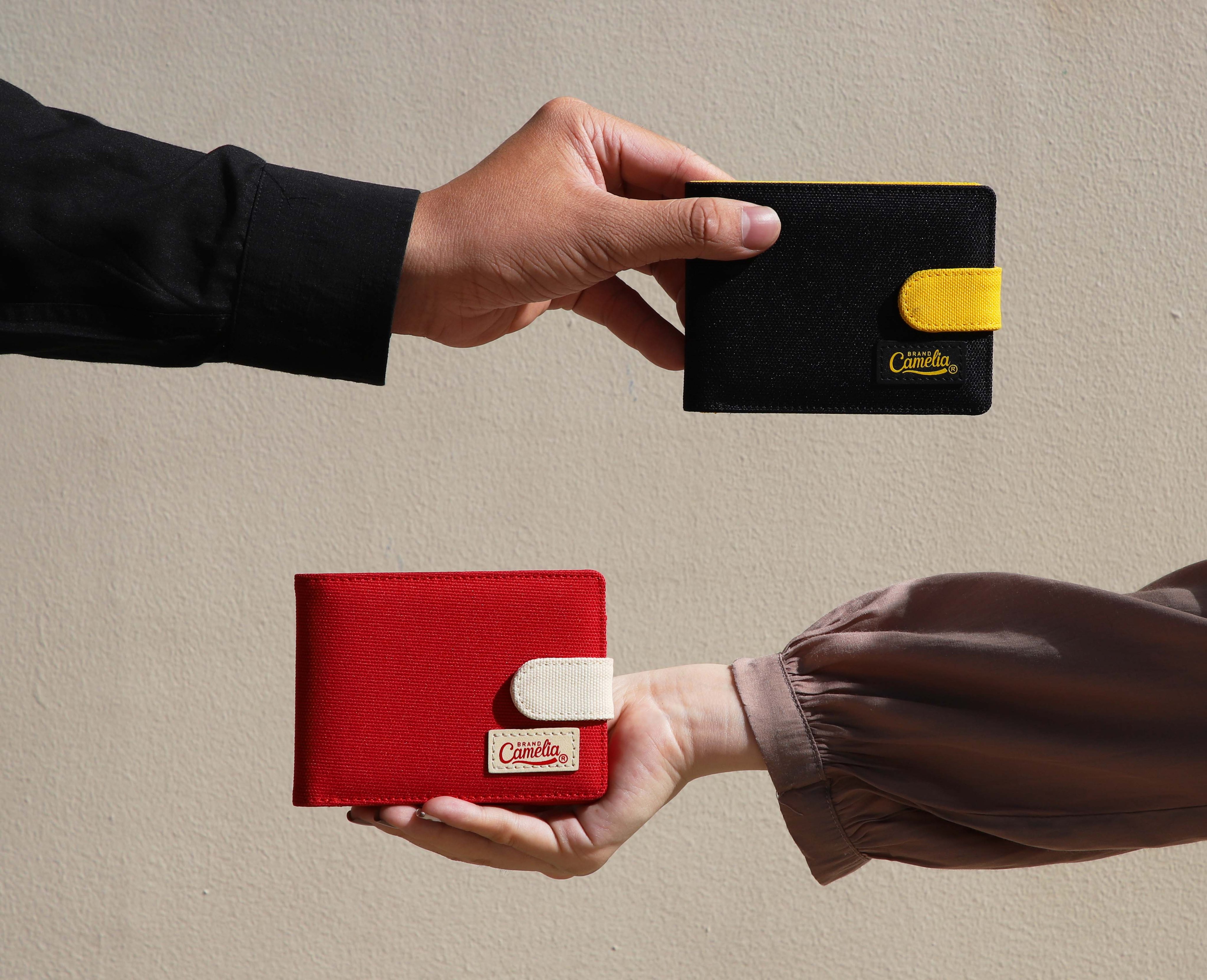 Ví vải CAMELIA BRAND® Button Wallet Ngang