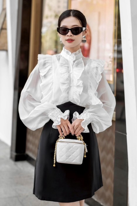Velle design áo sơ mi bèo erin chất tơ ánh kim sang trọng.