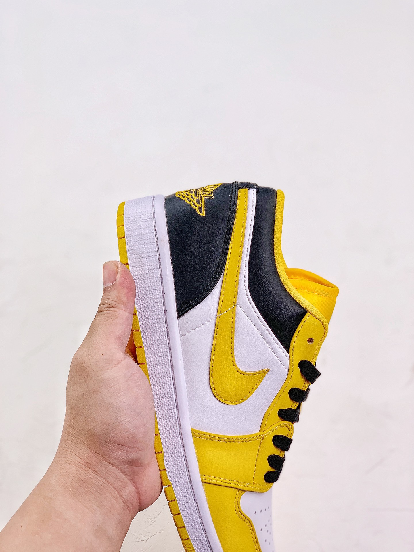 SALE KHỦNG][TẶNG VỚ] GIÀY SNEAKERS NAM   𝐀𝐈𝐑 𝐉𝐎𝐑𝐃𝐀𝐍 𝟏 𝐋𝐎𝐖