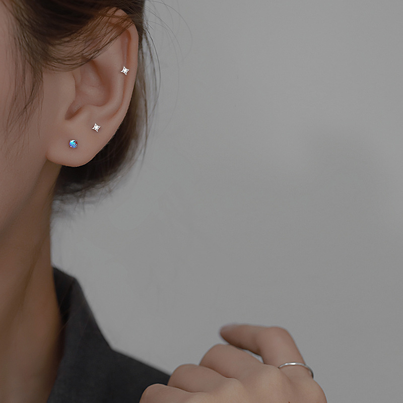 1 đôi - Bông tai lấp lánh ánh mạ bạc ( chốt nhựa )