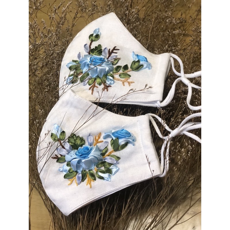 khẩu trang thêu handmade