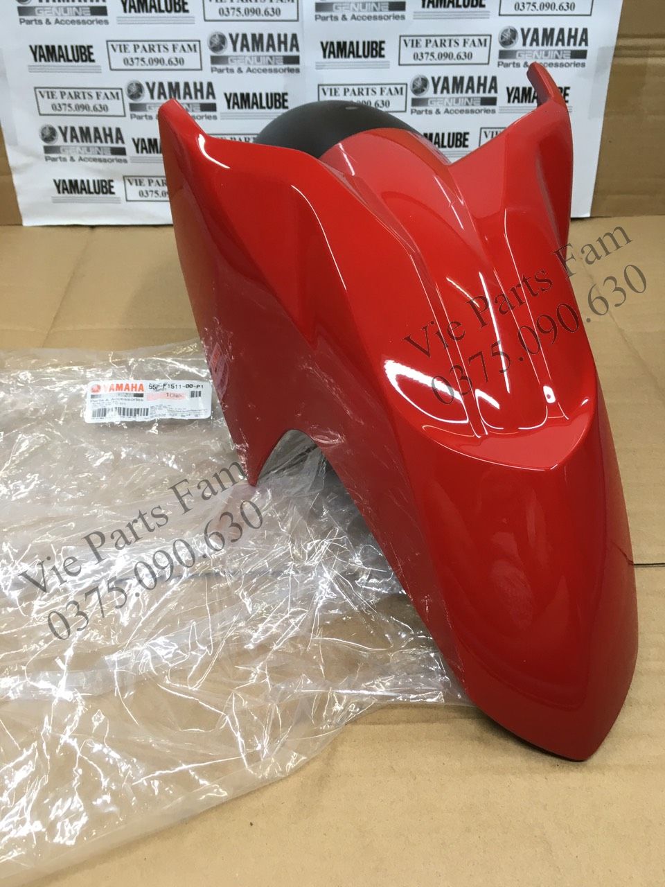 Dè chắn bùn trước Exciter 135 (2011-2014) nhiều màu, Chính hiệu Yamaha Motor VN (có thể chế gắn cho Exciter 150 để chắn bùn tốt hơn)