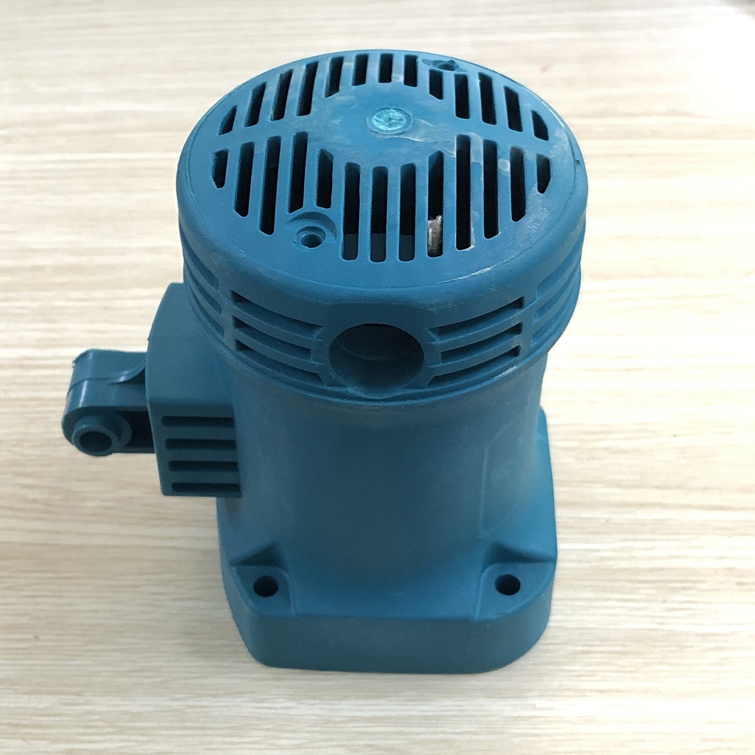 Hộp động cơ đục Makita 0810 bằng nhựa kèm ổ than