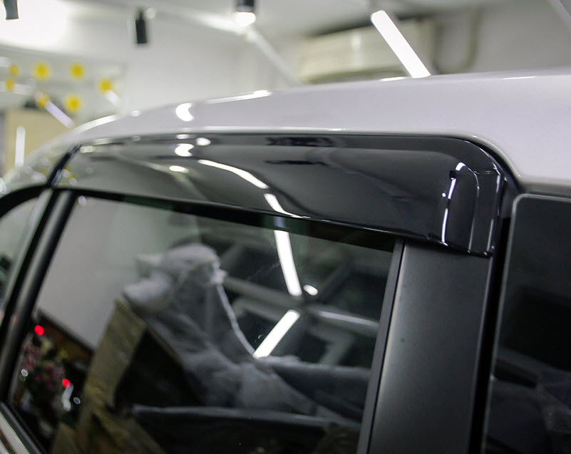Vè che mưa theo xe Mitsubishi Xpander