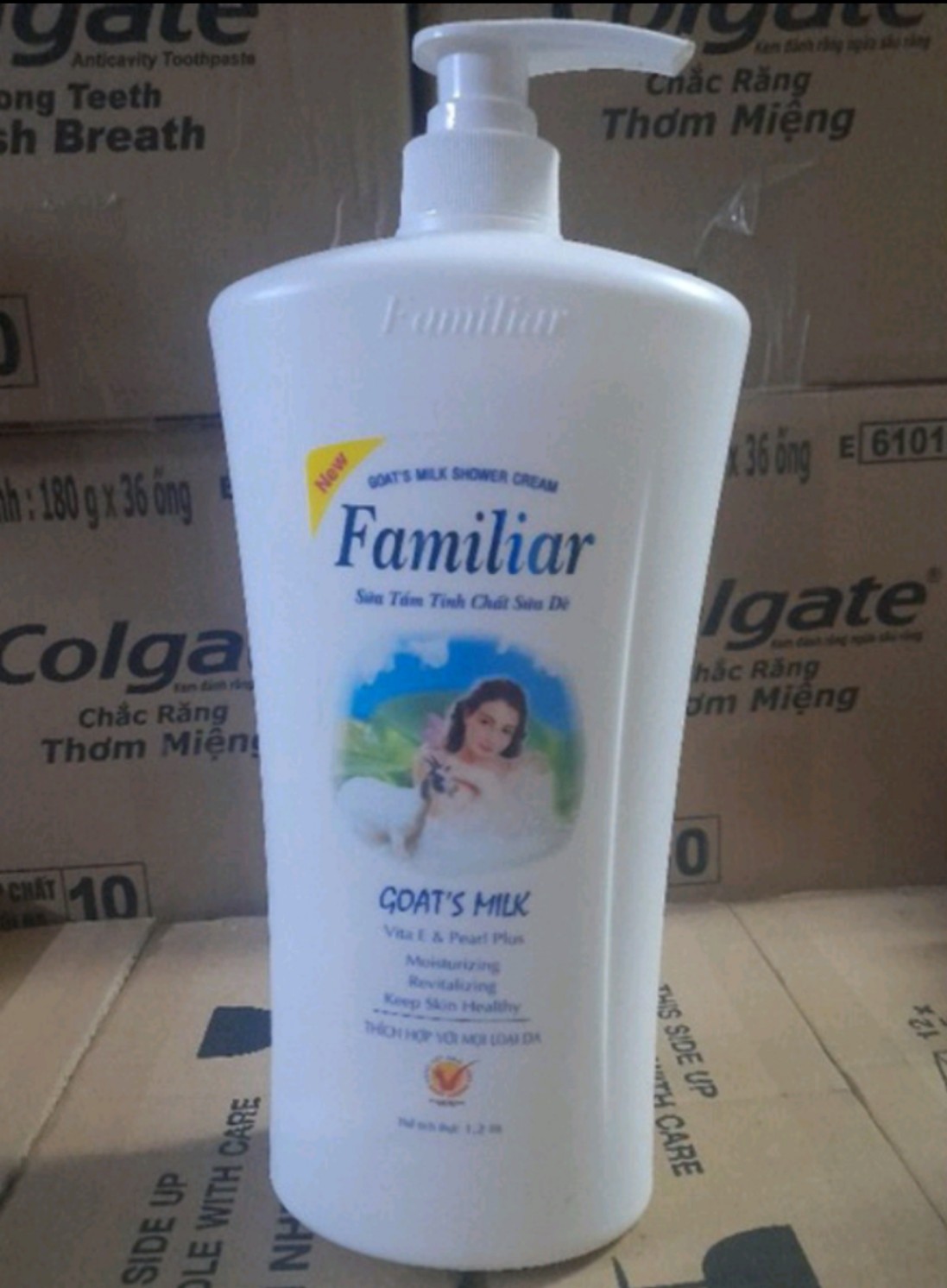 sữa tắm tinh chất dê familiar 1200ml