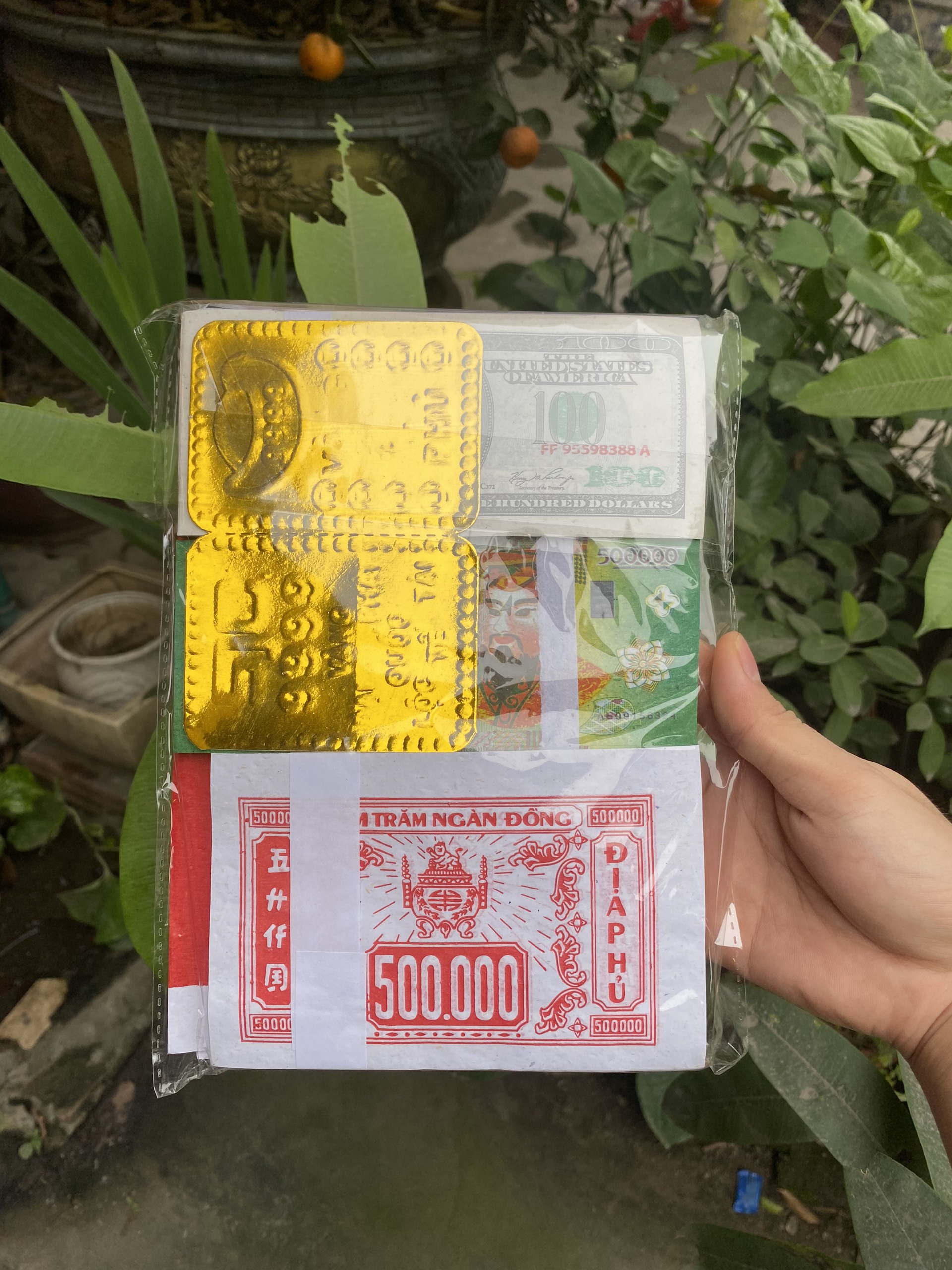 Lễ tiền vàng - tiền mã thờ cúng