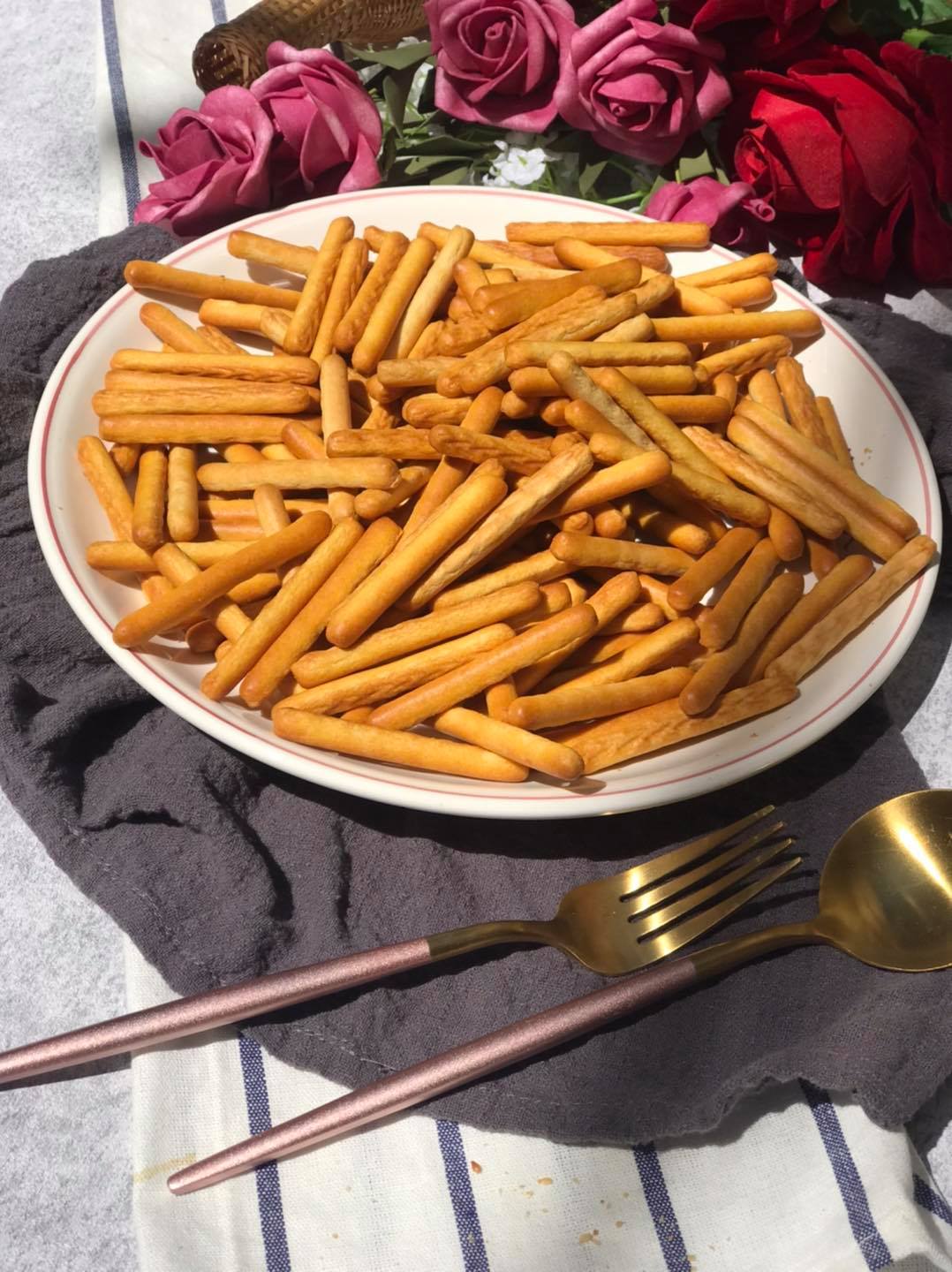 1 Kg Bánh quy đũa Thơm Ngon-đồ ăn vặt