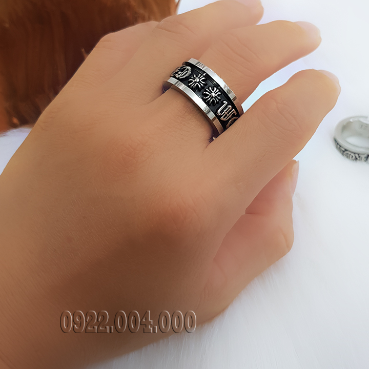 Nhẫn nam, nhẫn chromehe4rt titan bảng dày.