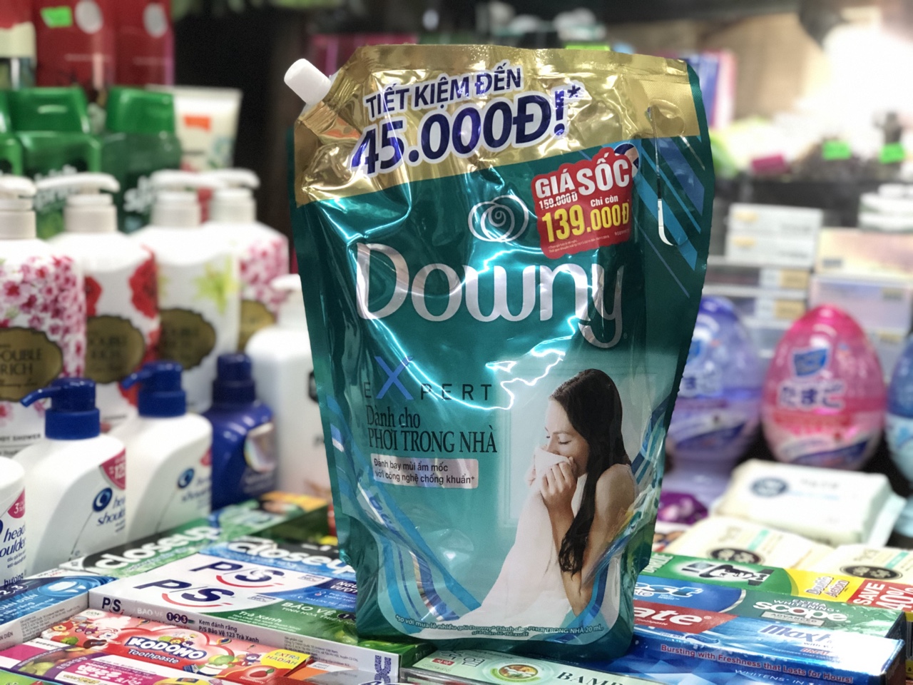 NƯỚC XẢ VẢI DOWNY PHƠI TRONG NHÀ 2,3L