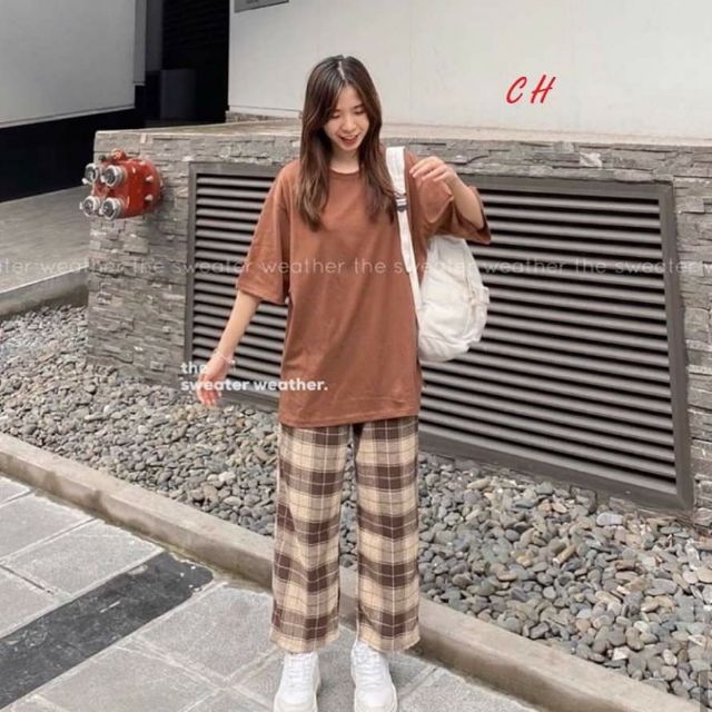 Sét Áo nâu Quần Kẻ . Áo thun nam nữ, quần kaki, quần nữ, sét bộ mặc ở nhà, áo thun tay dài, quần jean ống rộng - LEEDA