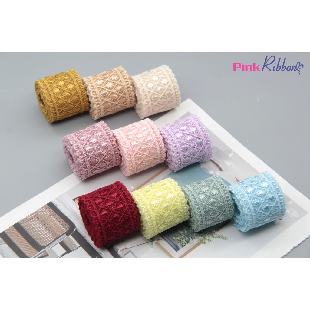 Rên thêu quả trám nhiều màu cỡ 3.8cm