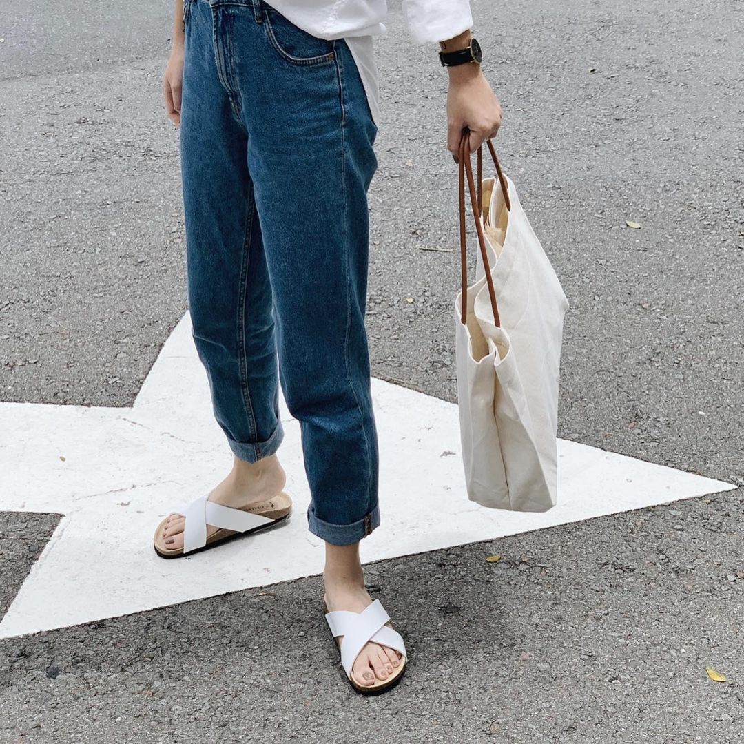 Dép đế trấu unisex quai chéo da pu trắng