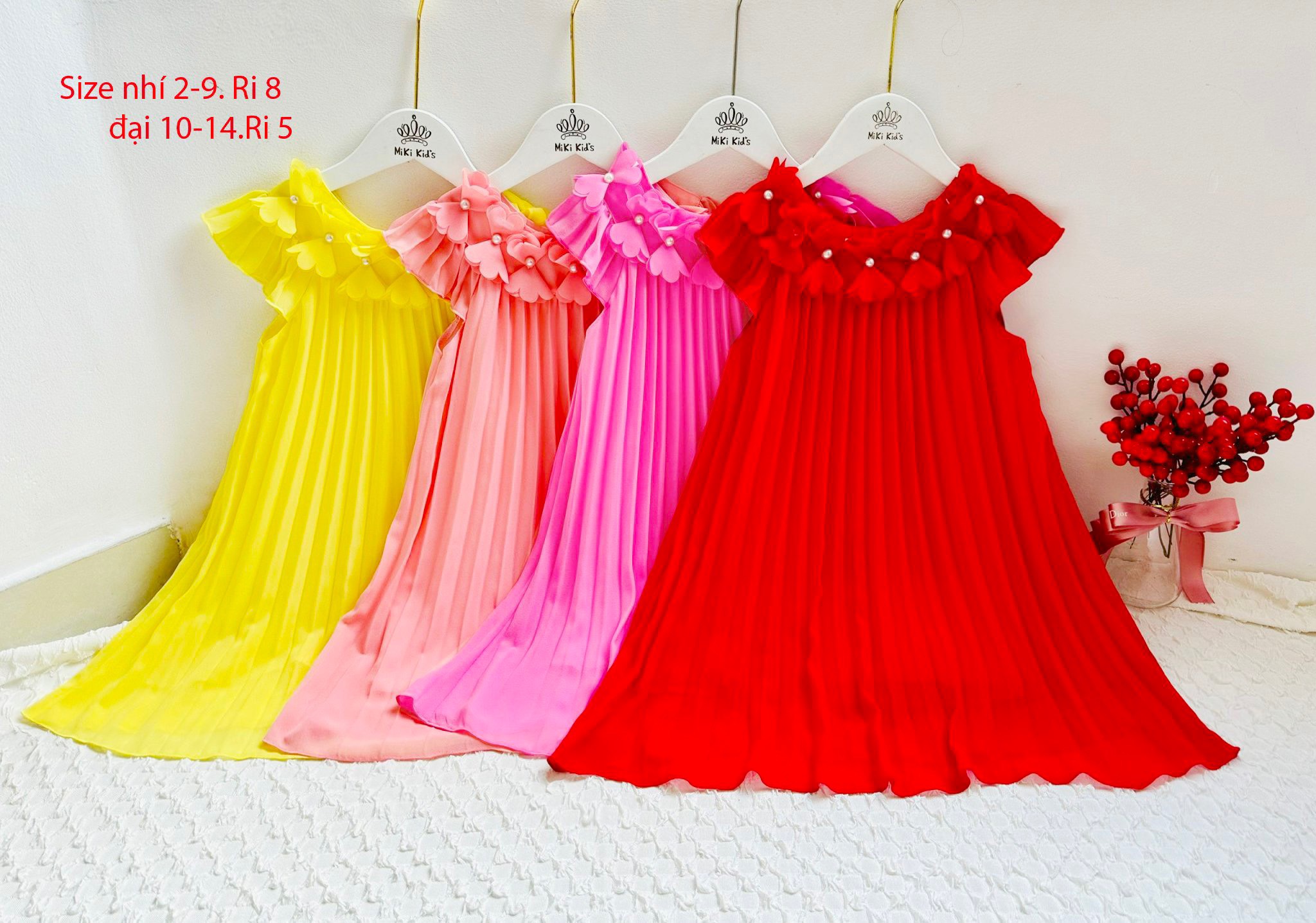 [NEW ARRIVAL][SIZE NHÍ+ĐẠI] ĐẦM DẬP LAZER HOA ĐIỆU ĐÀ BÉ DIỆN TẾT