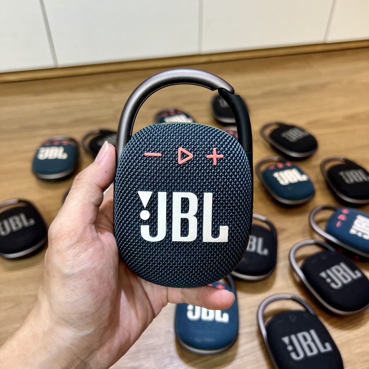 Loa Bluetooth JBL Clip 4 Chính Hãng - Cận Audio