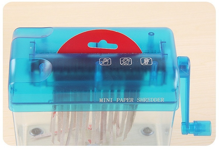 Máy hủy giấy mini cầm tay mini phù hợp cho văn phòng, trường học hoặc gia đình sử dụng