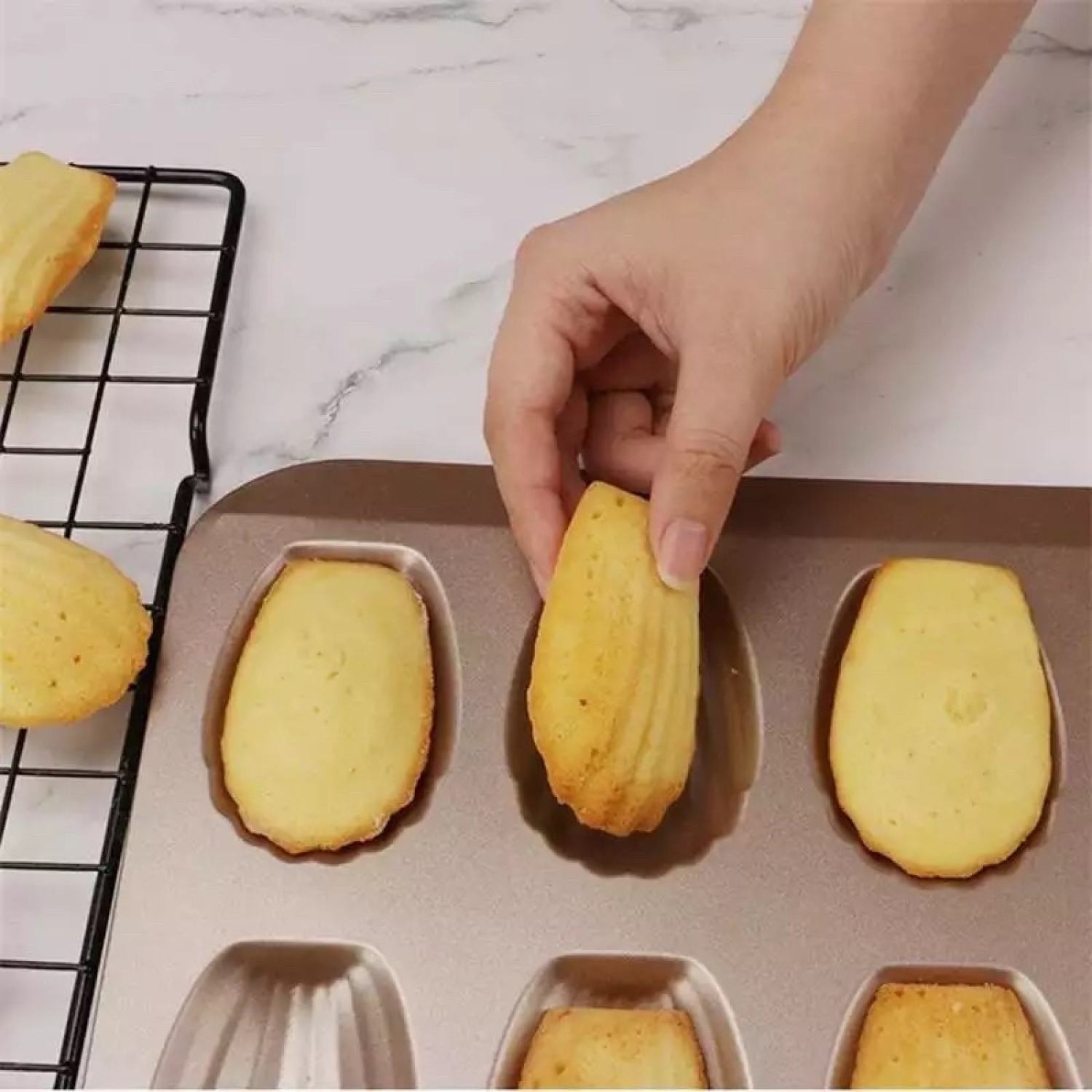 Khay Nướng 12 bánh Sò Unibaker