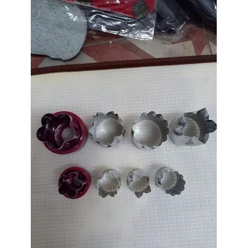 KHUÔN CẮT CỦ QUẢ TRANG TRÍ 8 MÓN