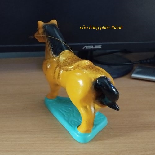 ngựa đất vàng ( đất num )