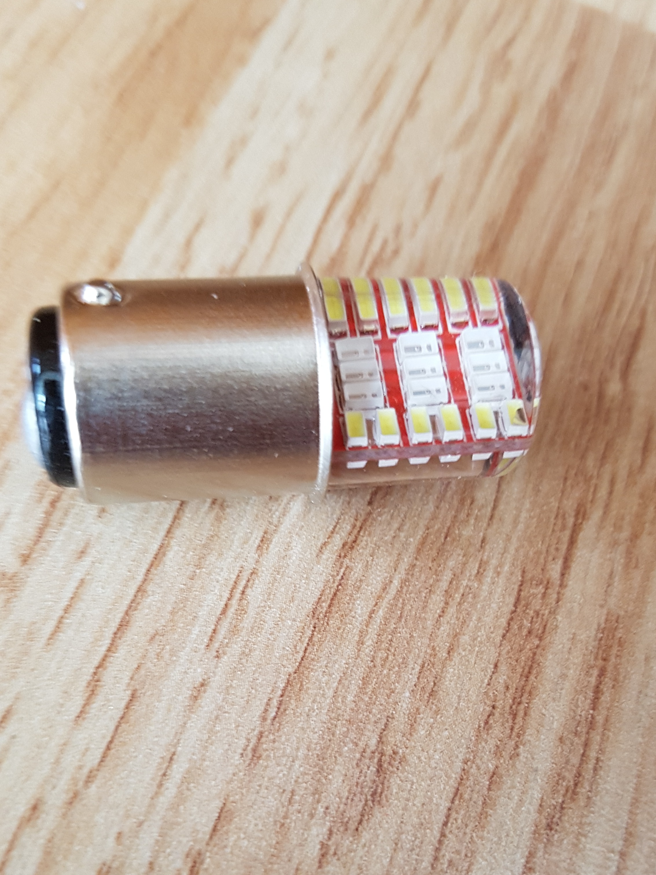 Bóng đèn phanh 42 led sáng trắng chớp đỏ mới
