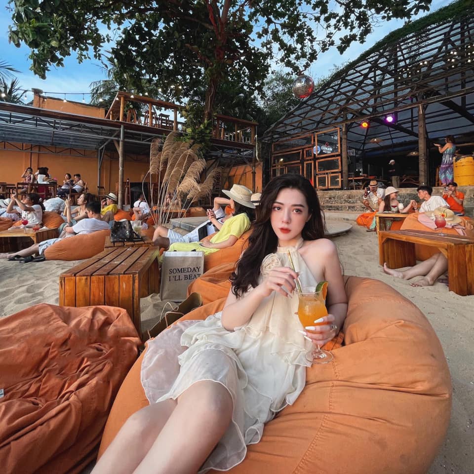 váy yếm tầng