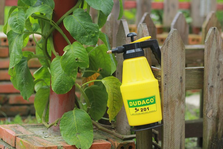 Bình xịt tưới cây dudaco 2 lít