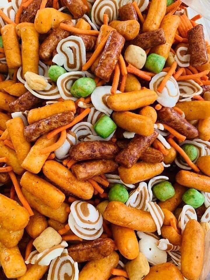 [HCM]Snacks Thập Cẩm Hủ Pet 300g - Trai Đẹp Snack