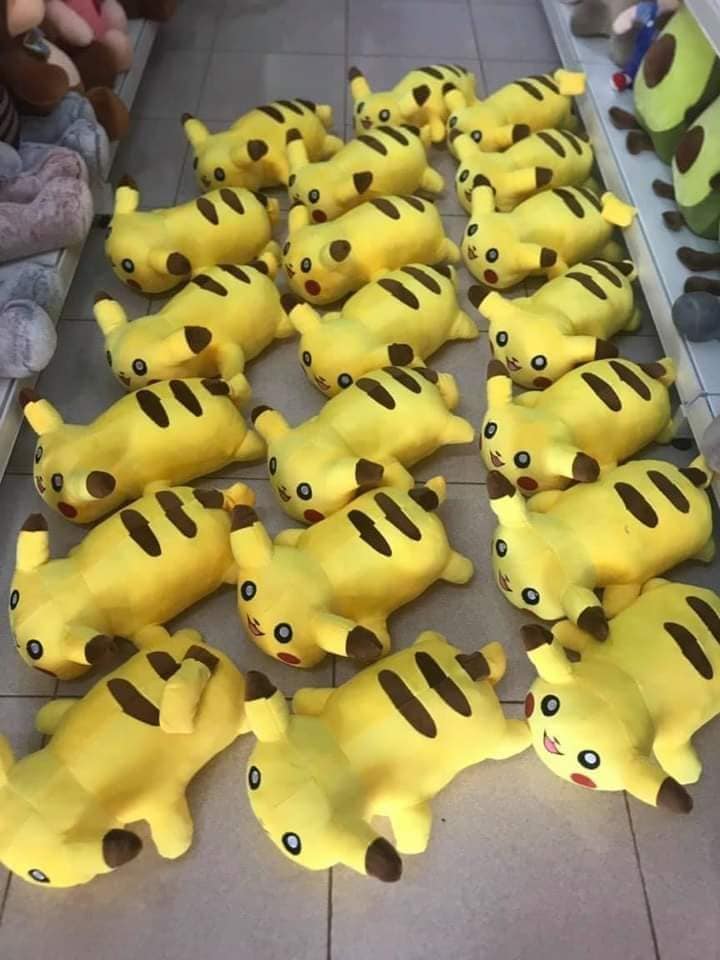 Gấu Bông Gối Ôm Pikachu Size 35cm