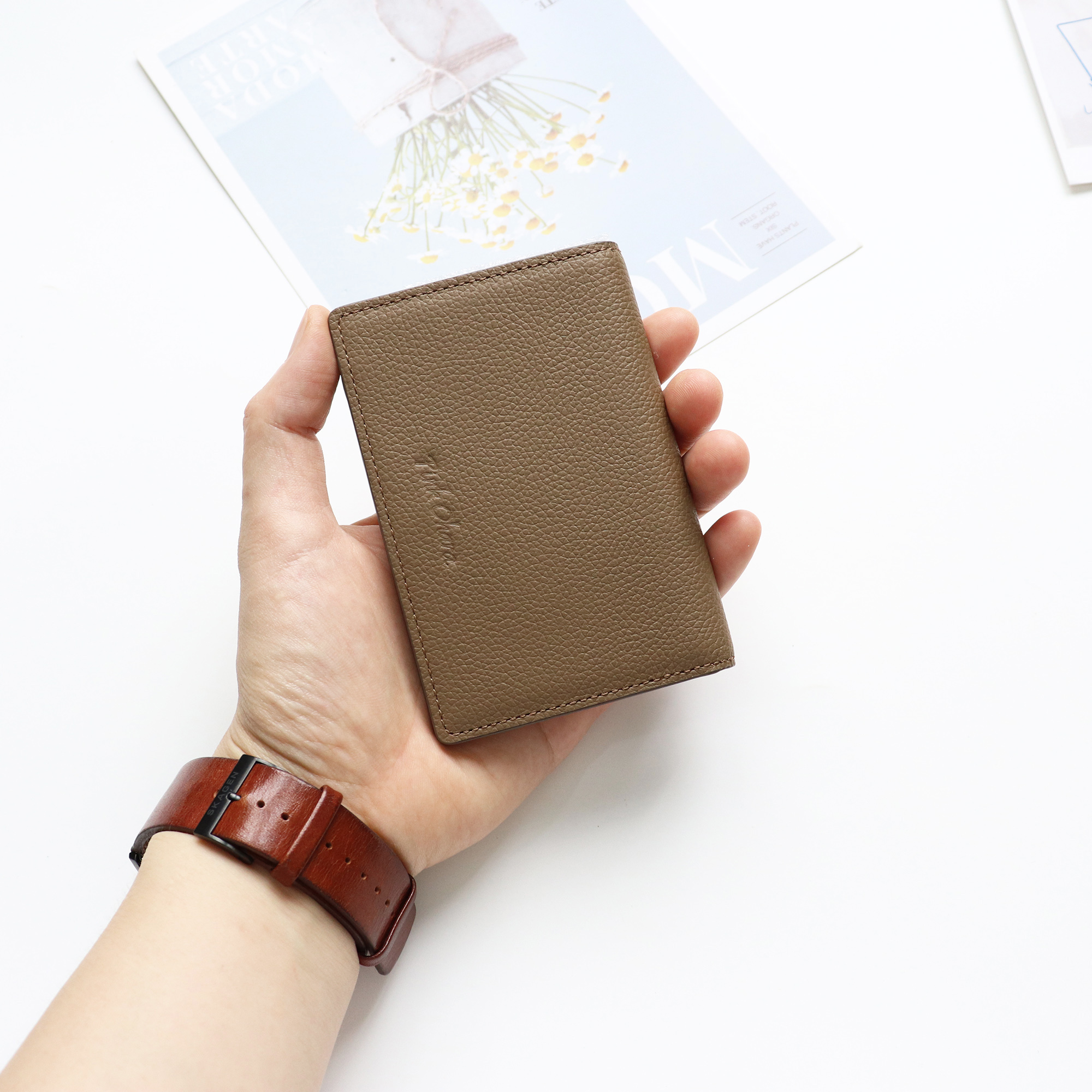 Ví đựng thẻ card Mundo - da bò vân hạt nhập Nhật