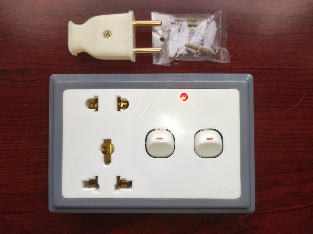 Bảng điện (Giả Âm) gắn tường CAO CẤP + BH 05 năm + 02 Công tắc + 02 Ổ cắm lò xo, nhíp chống giãn cao cấp + Đèn LED báo + Đi dây sẵn sàng đầy đủ + Bộ ốc vít lắp đặt (bộ 01 sản phẩm)